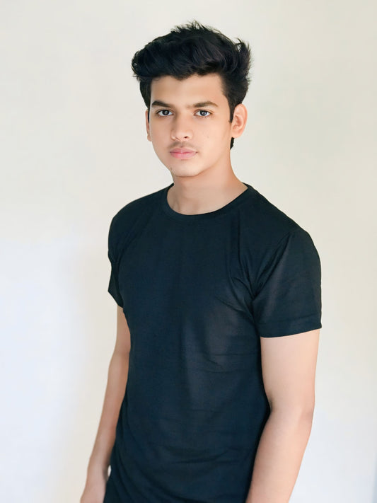 Classic Black T-Shirt for Everyday Comfort