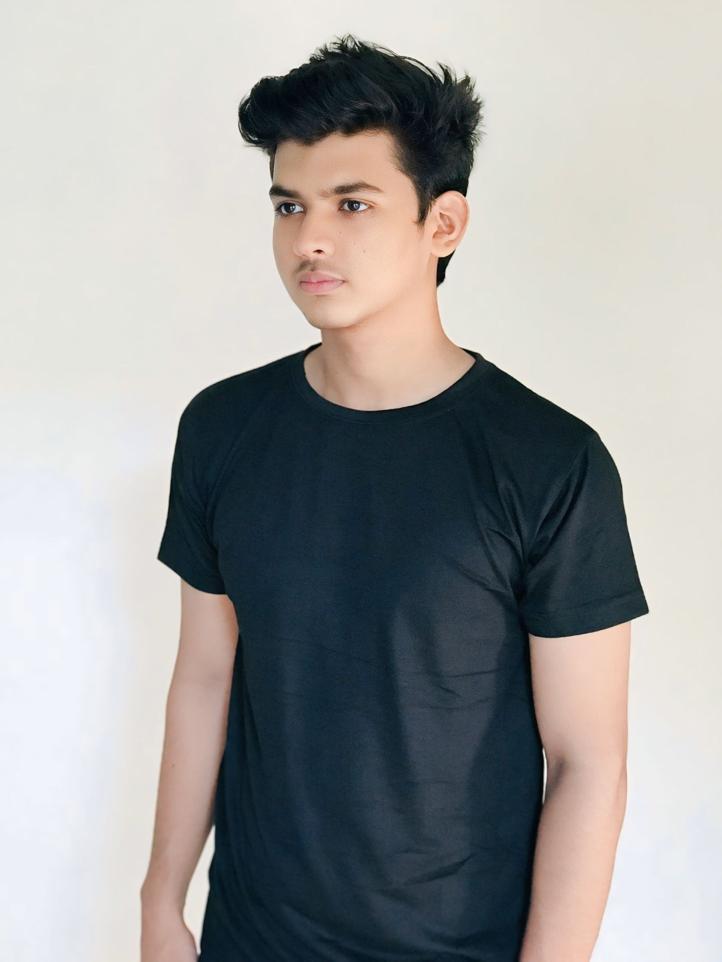 Classic Black T-Shirt for Everyday Comfort